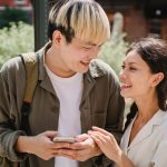 Comment rédiger un SMS pour lui donner envie de te voir ?