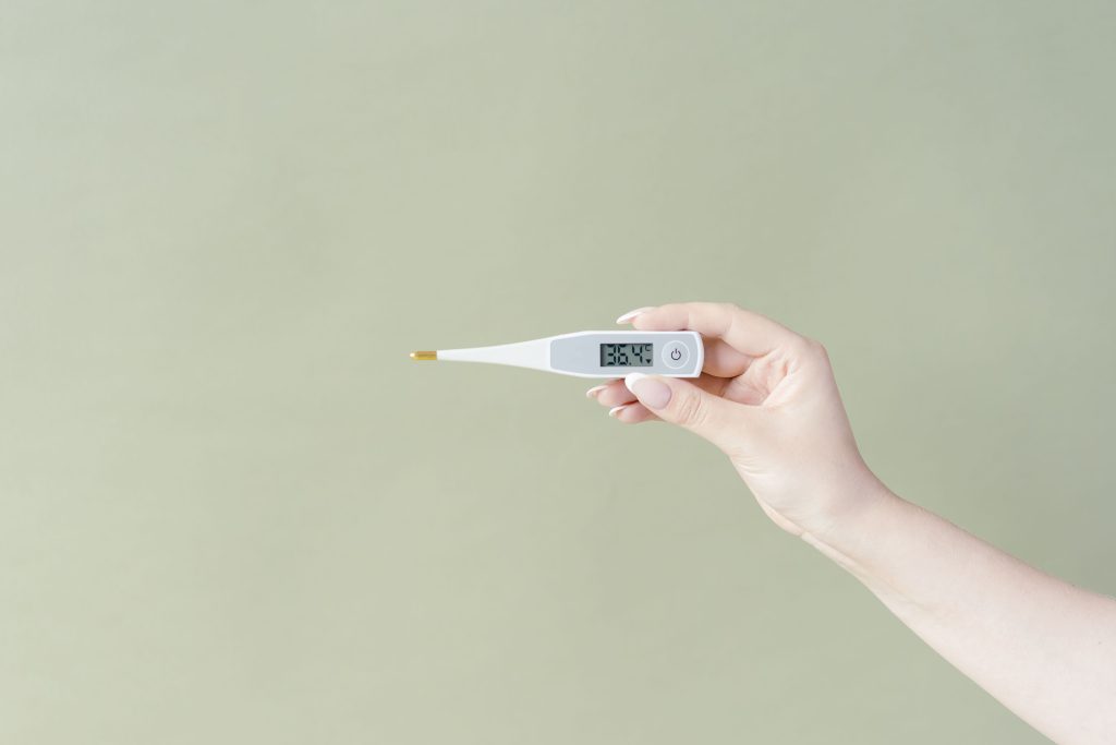 Thermomètre sous le bras : combien de degrés faut-il rajouter ?